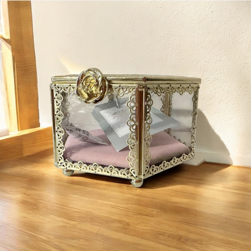 Elegant Gold filigree and Pink bottom Glass Jewelry Box antique style - Picture 10 of 10